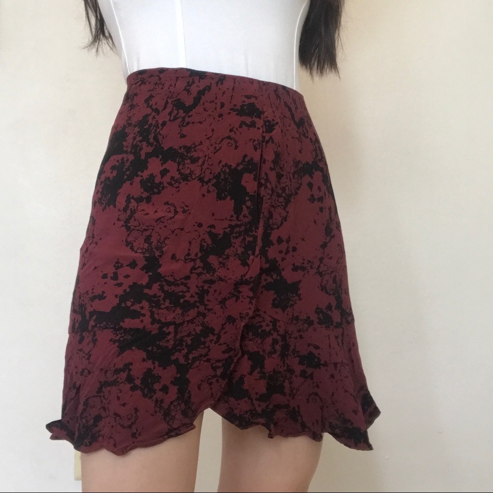 BANANA REPUBLIC red mini skirt with ruffled hem